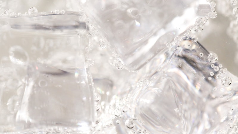 炭酸飲料の人気が二極化しているのはなぜ?支持される特徴と選ばれない理由をわかりやすく解説